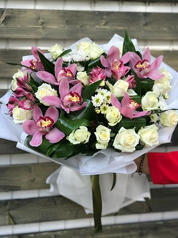 Букет цветов из: Розы и Хризантемы в Угличе